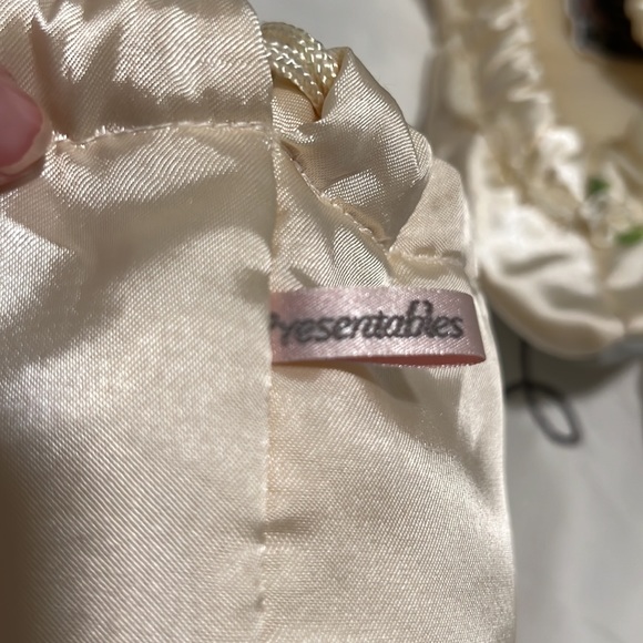 Vintage Nest Ease slippers by Presentables - Picture 6 of 9